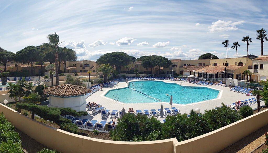 Outdoor, heated swimming pool (open from mid April to mid September)