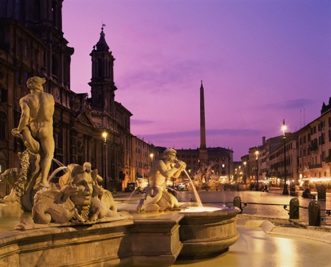 Rome's street by night